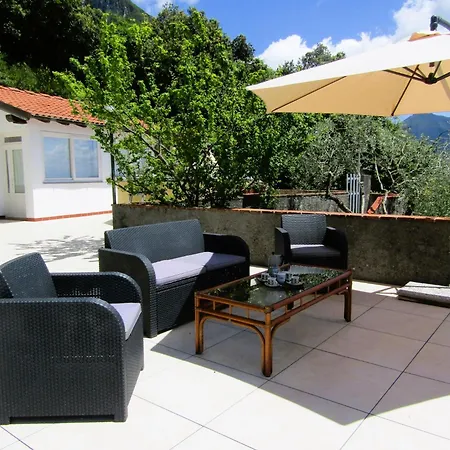 Le Ginestre Apartment